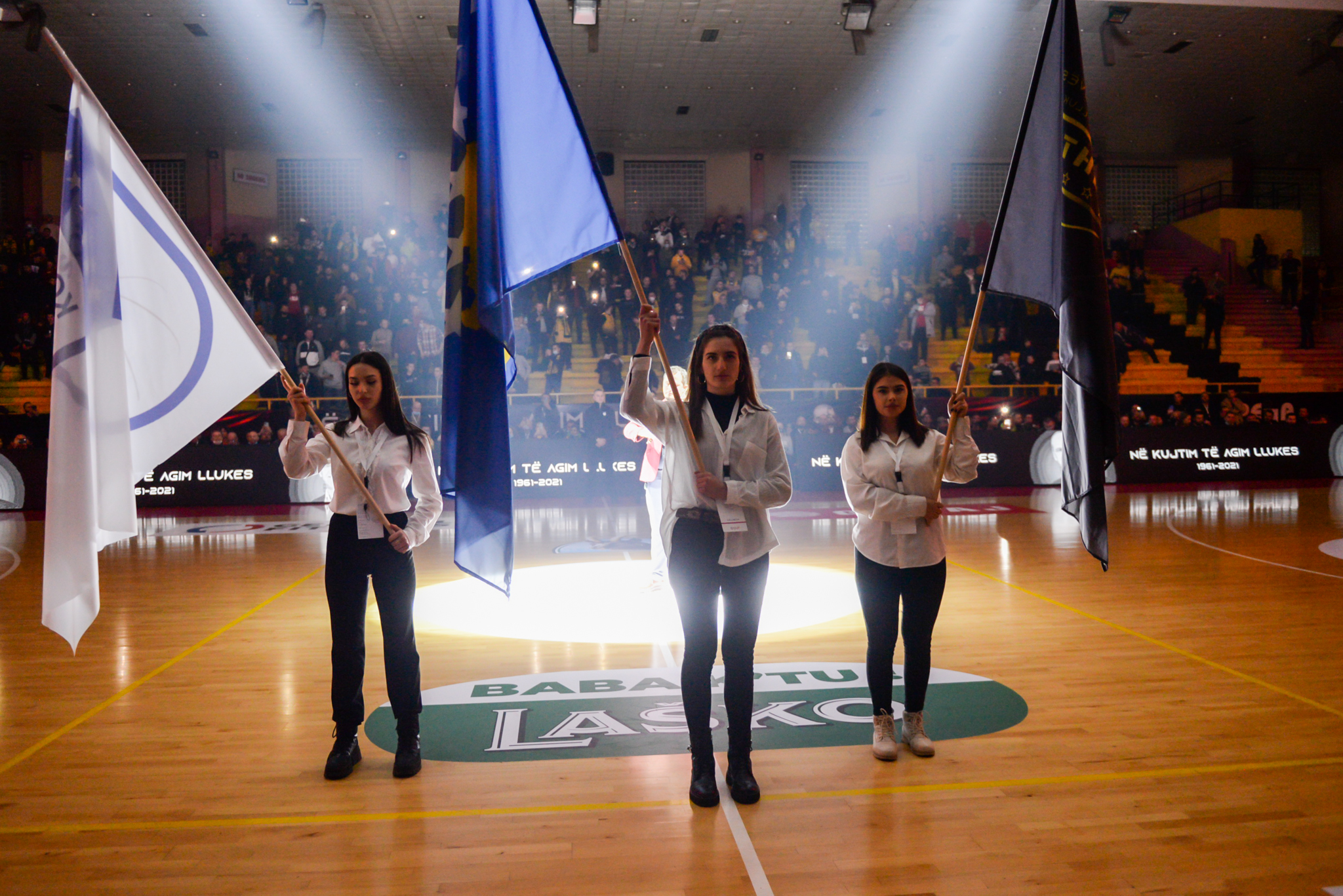 Kupa me ceremoni spektakolare